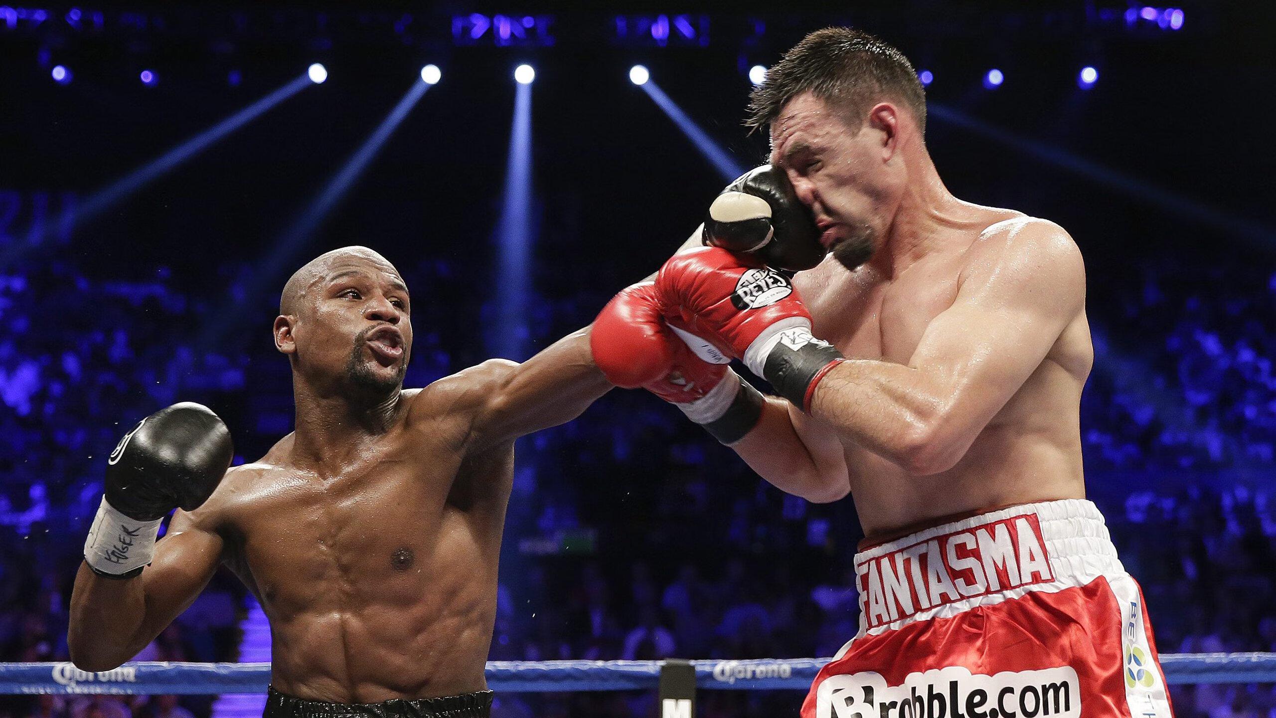 AYX体育官网-《堡垒之夜》“未来之城”系列赛，创意与激战极致结合！